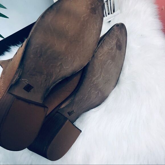 Steve Madden Arowe Ankle length Booties Western Inspired - Picture 5 of 8